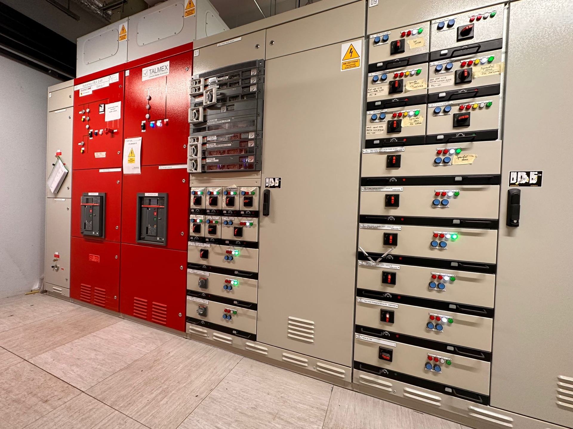 Rozdzielnia elektryczna — widok 1